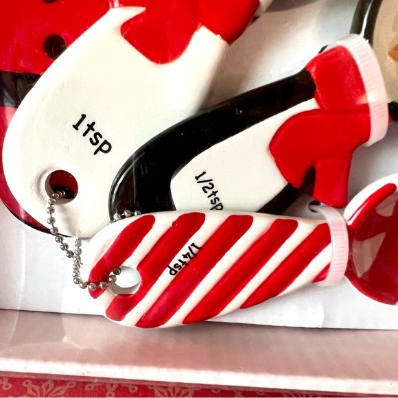 4 Christmas Ceramic Measuring Spoons Santa Snowman Penguin Peppermint Candy - Picture 7 of 8